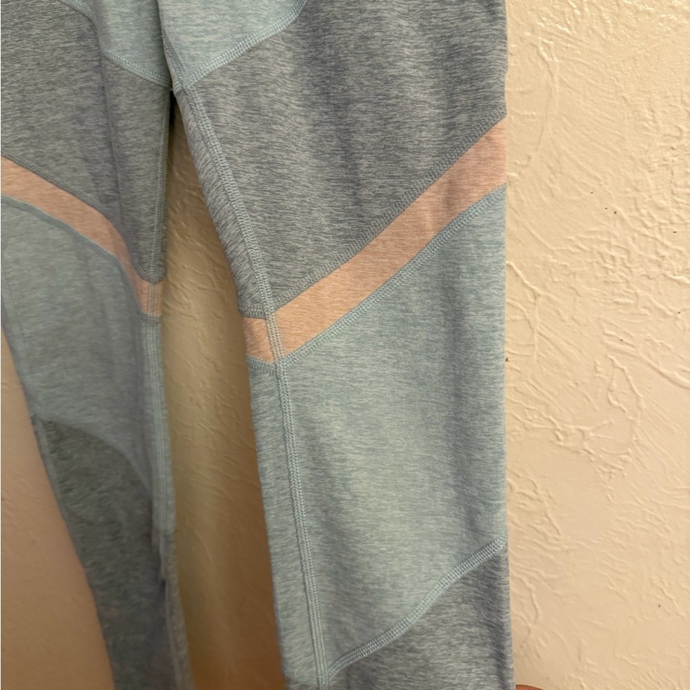 ALO Yoga  Leggings - Picture 4 of 7
